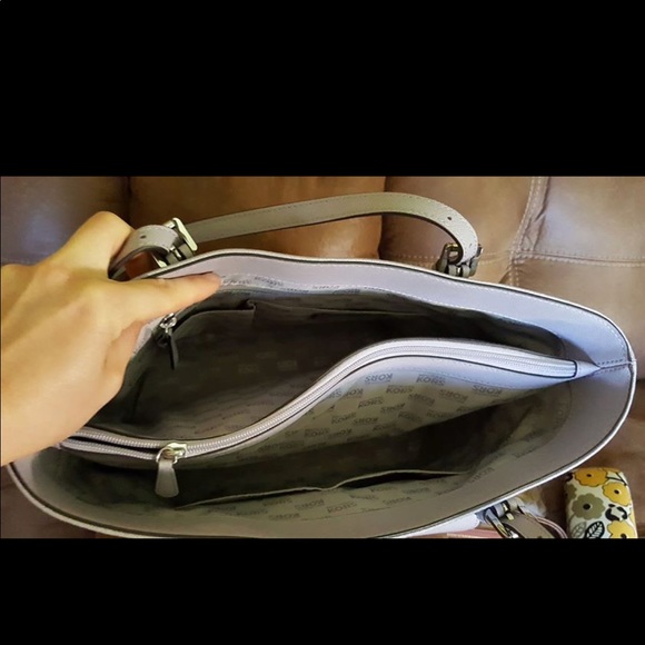 Authentic Michael Kors handbag - Picture 2 of 2